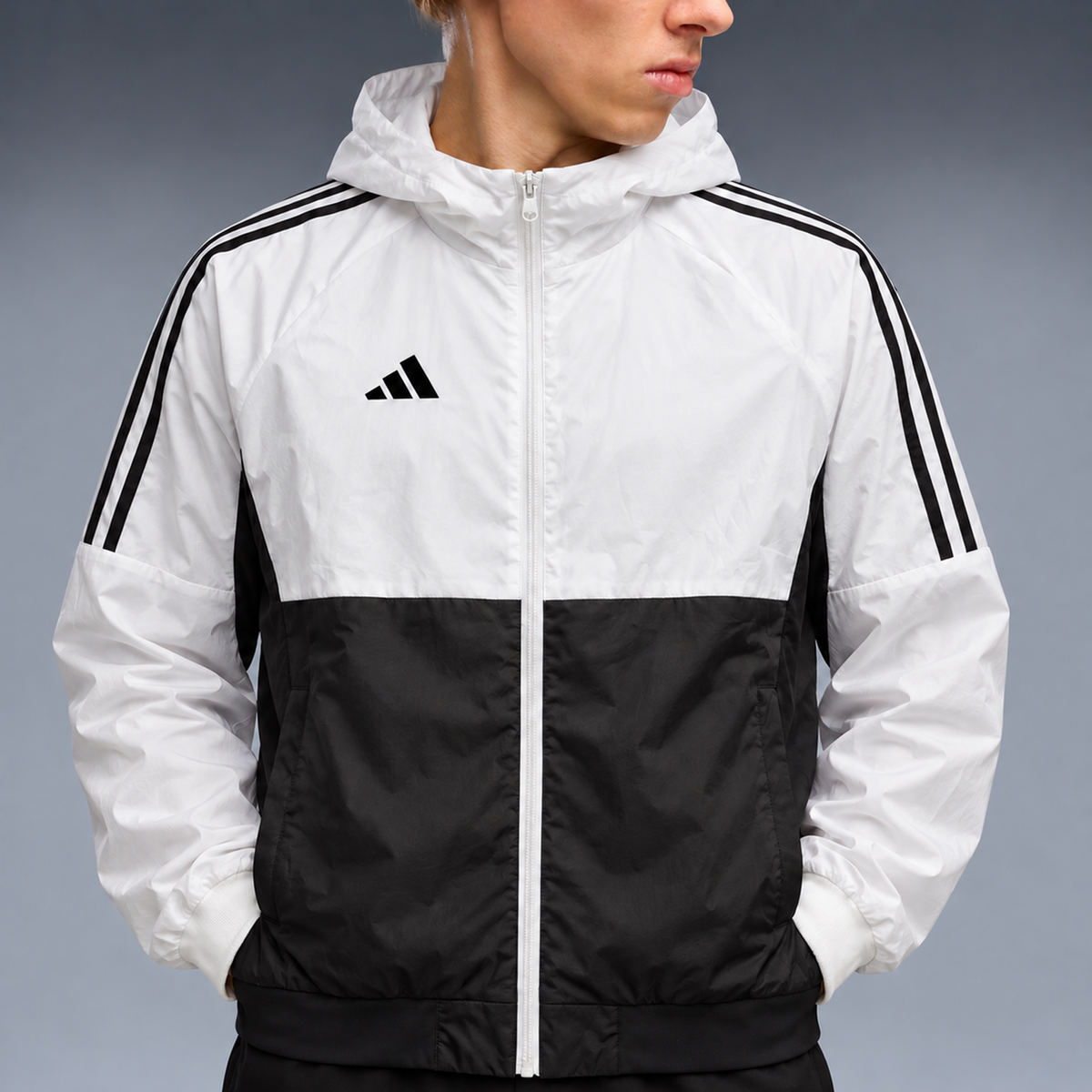 fd-gen corta-vento-adidas-24-25-branco-e-preto-1 detalhe-peito