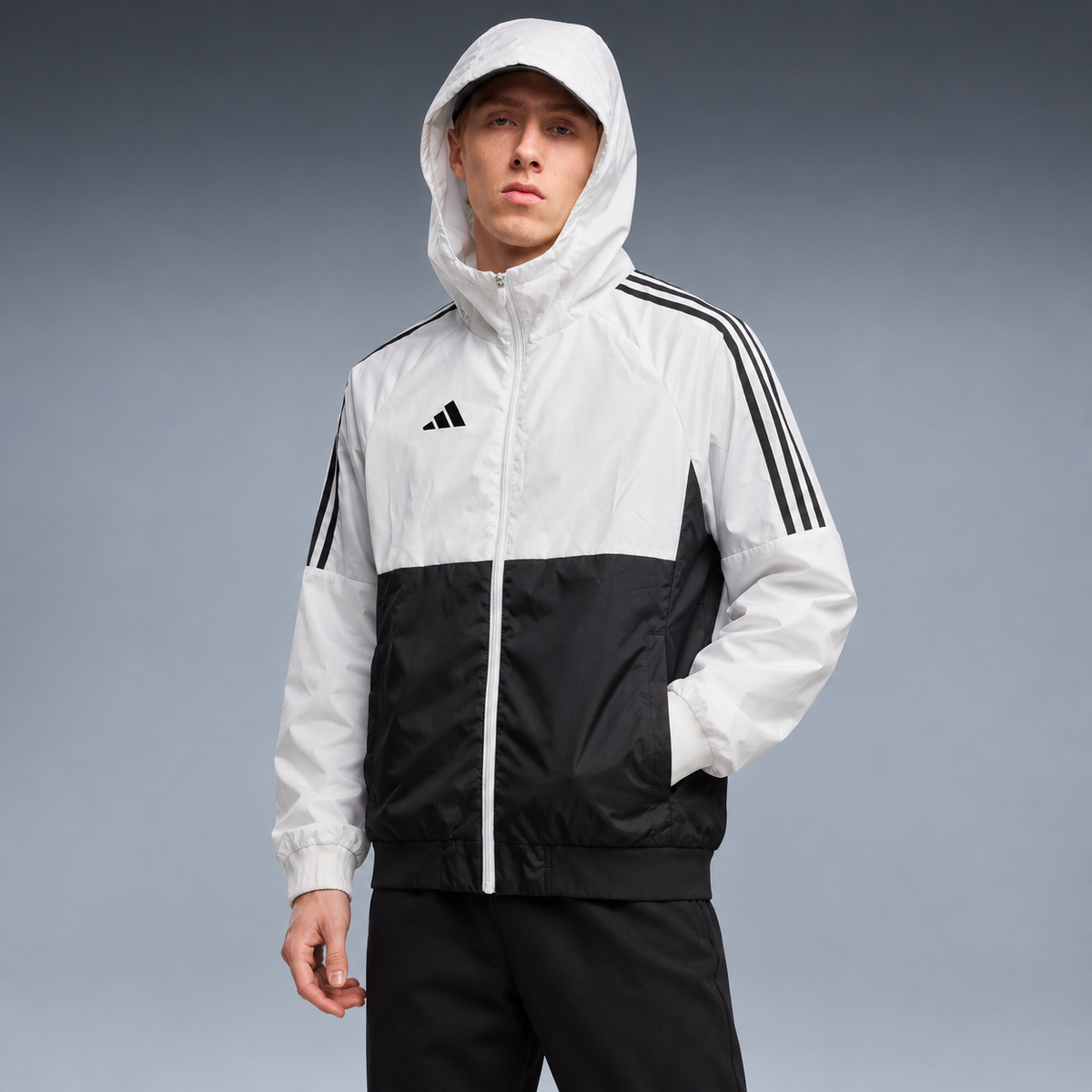 fd-gen corta-vento-adidas-24-25-branco-e-preto-1 tres-quartos