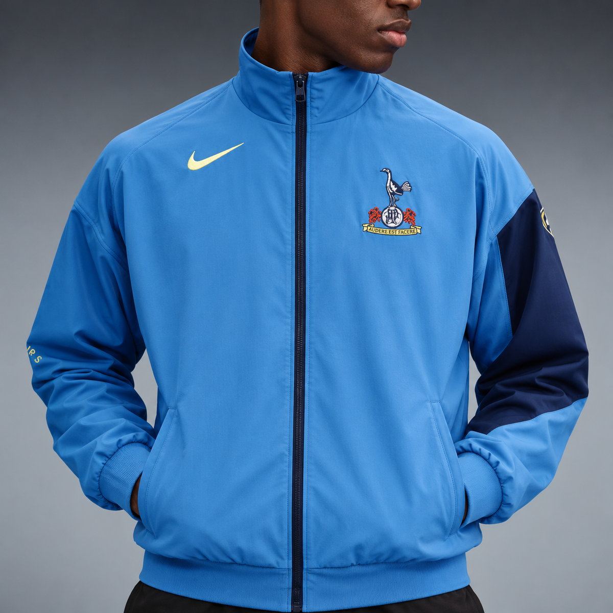 fd-gen jacket-tottenham-2025-26-strike detalhe-peito