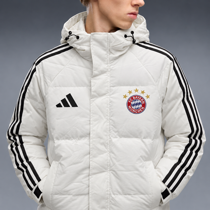 fd-gen yp-adidas-bayern-munich-hooded-puffer-jacket-97208--white detalhe-peito