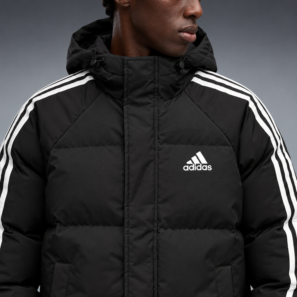 fd-gen yp-adidas-hooded-puffer-jacket-97214--black detalhe-peito