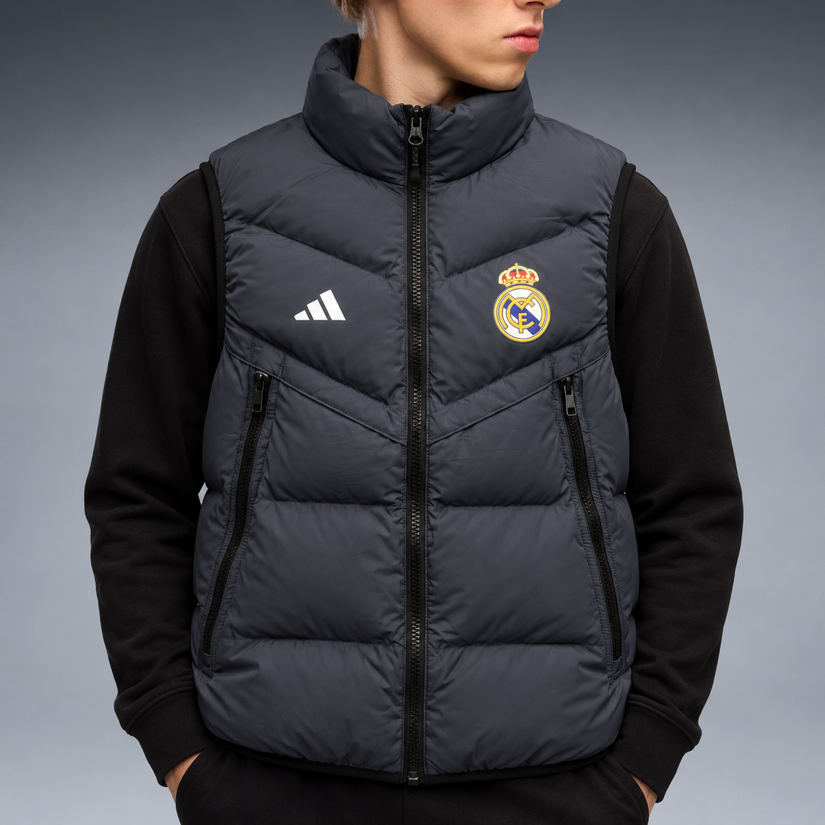 fd-gen yp-adidas-real-madrid-puffer-vest-37061--grey detalhe-peito