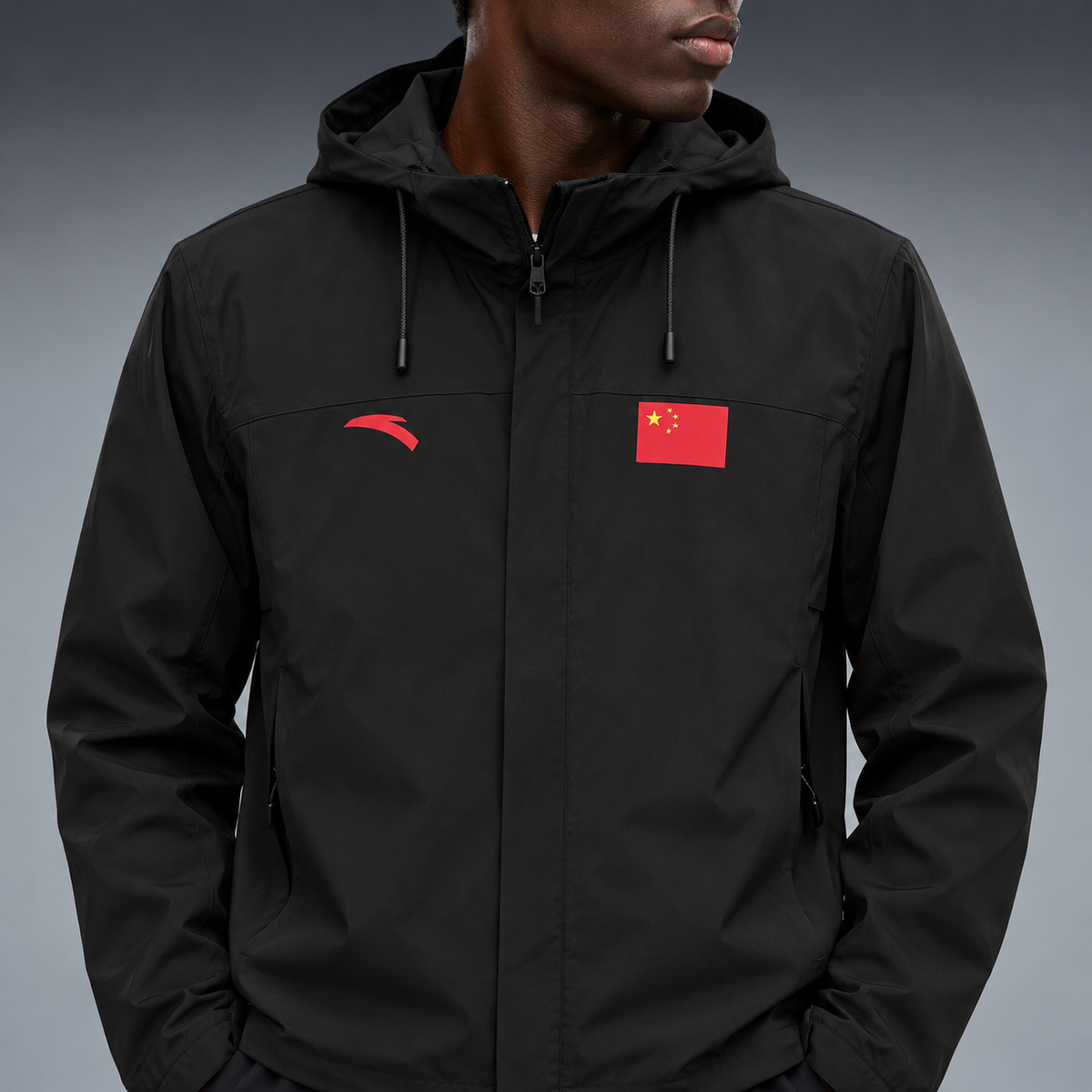 fd-gen yp-anta-china-hooded-windbreaker-67406--black detalhe-peito