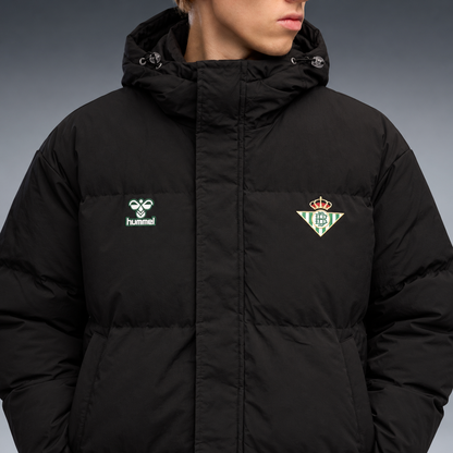 fd-gen yp-hummel-real-betis-hooded-puffer-jacket-black-97198 detalhe-peito