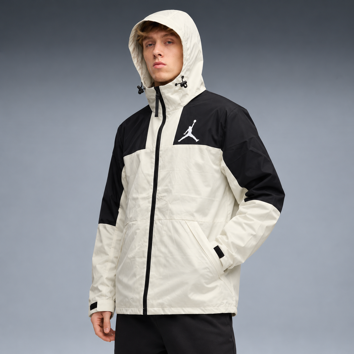 fd-gen yp-jordan-hooded-windbreaker-49964--off-white-black tres-quartos