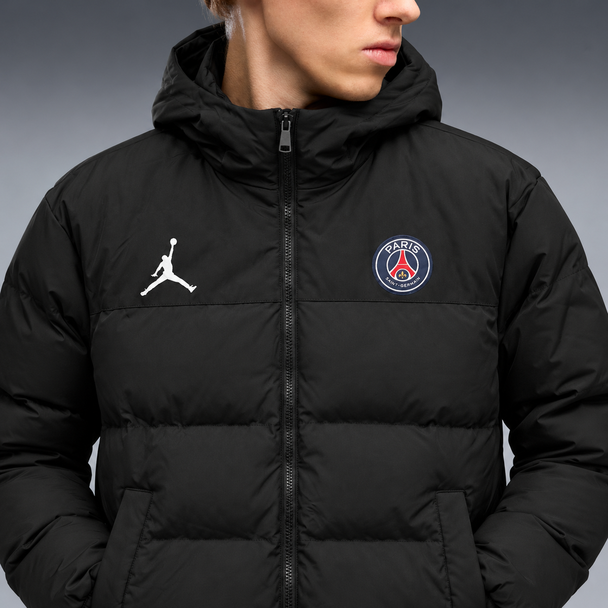 fd-gen yp-jordan-paris-saint-germain-hooded-puffer-jacket-97596--black detalhe-peito