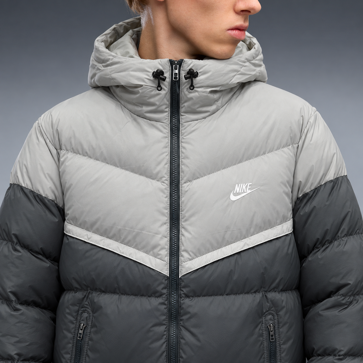 fd-gen yp-nike-hooded-puffer-jacket-84887--light-grey-charcoal detalhe-peito