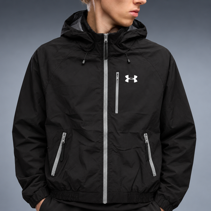 fd-gen yp-under-armour-hooded-windbreaker-72522--black detalhe-peito