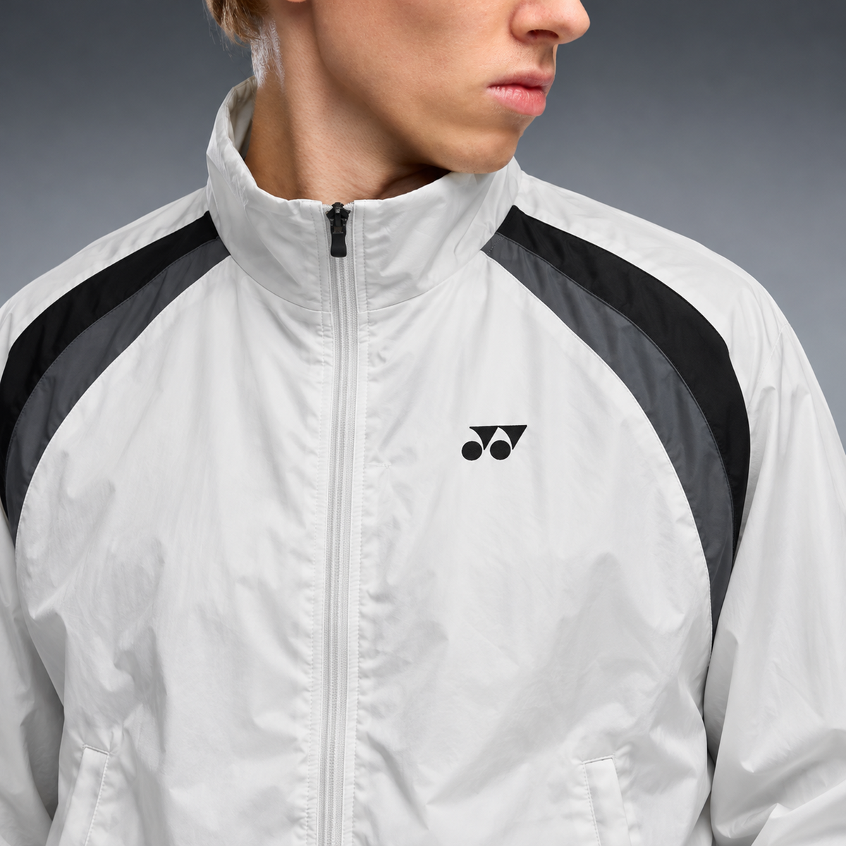 fd-gen yp-windbreaker-white-black-grey-055 detalhe-peito